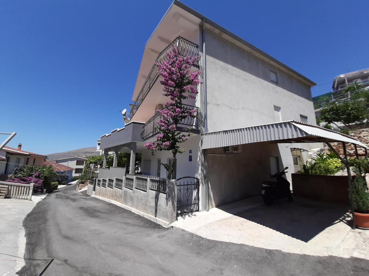 Apartment Luna โตรกีร์ ภายนอก รูปภาพ