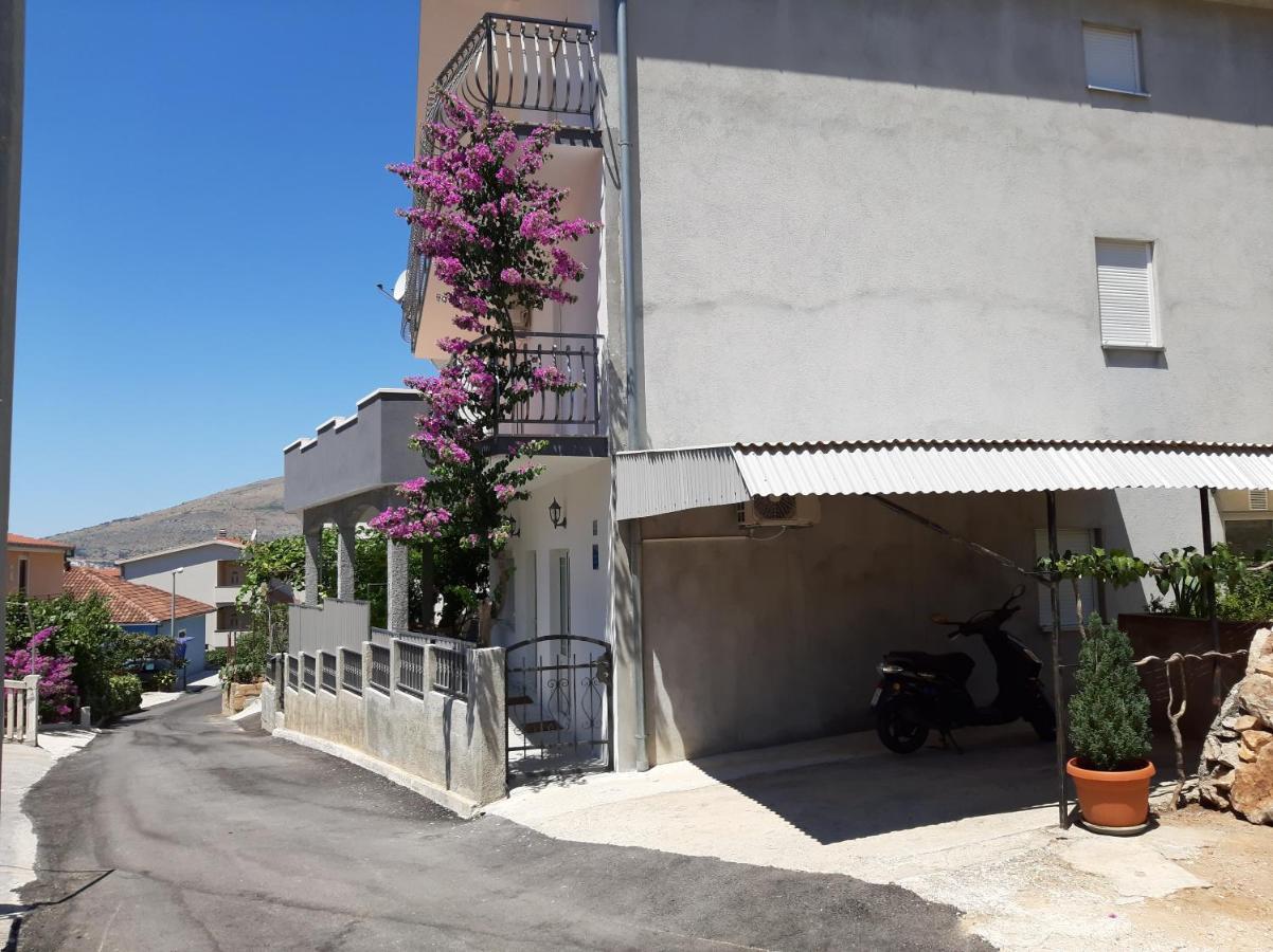 Apartment Luna โตรกีร์ ภายนอก รูปภาพ