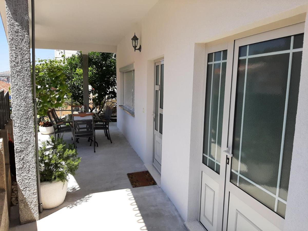 Apartment Luna โตรกีร์ ภายนอก รูปภาพ