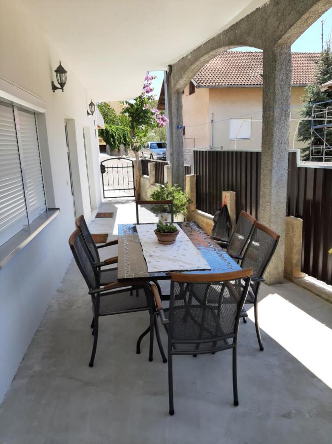 Apartment Luna โตรกีร์ ภายนอก รูปภาพ